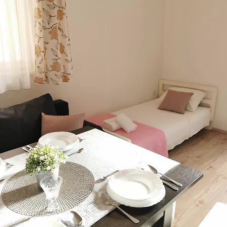 Zuzana Apartament *