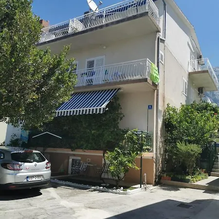 Zuzana Apartament Baška Voda